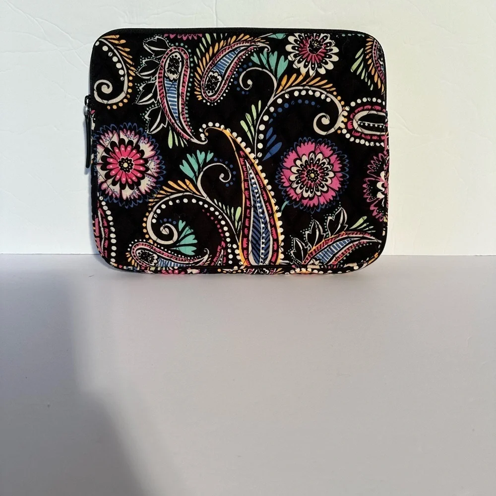 Vera Bradley Quilted Cotton Zip Laptop Tablet Sleeve Bandana‎ Swirl 10” x 8.5”